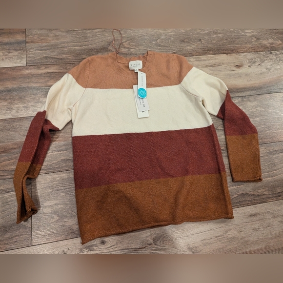 Pinque Women's‎ Fall Color Cream & Brown Crew Neck Pullover - Picture 2 of 4